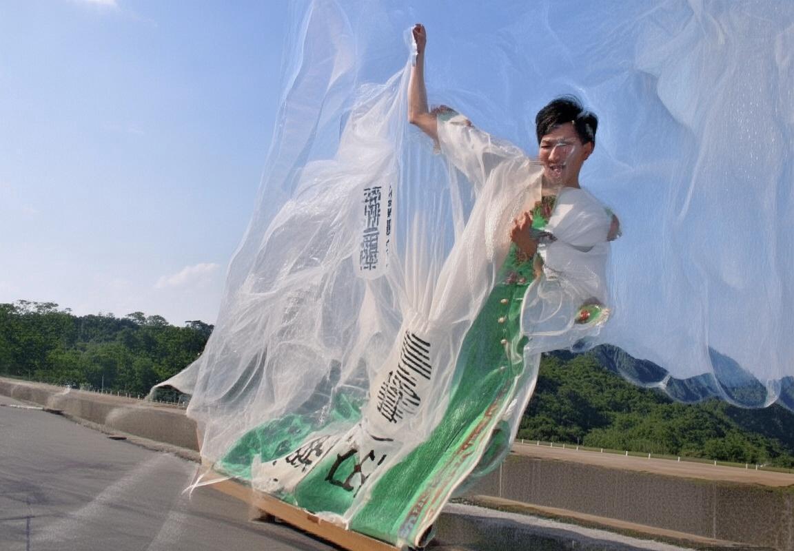 巴黎圣日耳曼VS皇家马德里：巅峰对决战术解析与精彩瞬间(图1)